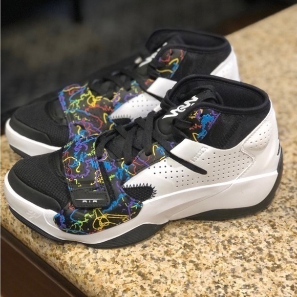 Jordan Zion 2 ‘Graffiti’ GS Noah Kid’s Basketball Shoes - Picture 2 of 8